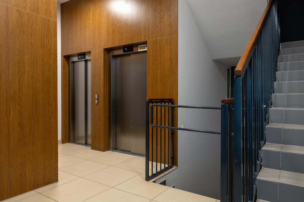 Osiedle Avia Harmonious Apartment With Balcony & Parking Cracow By Renters Prestige คราคูฟ ภายนอก รูปภาพ